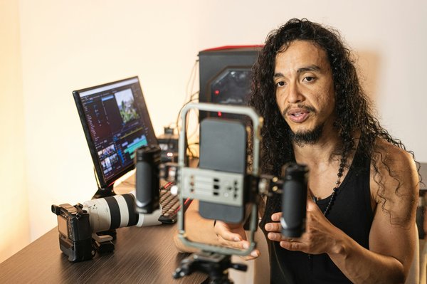 What are the precise steps for forming a UK-based digital content creation agency?